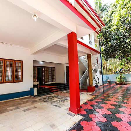 Urban Rose Homestay Kannur Buitenkant foto
