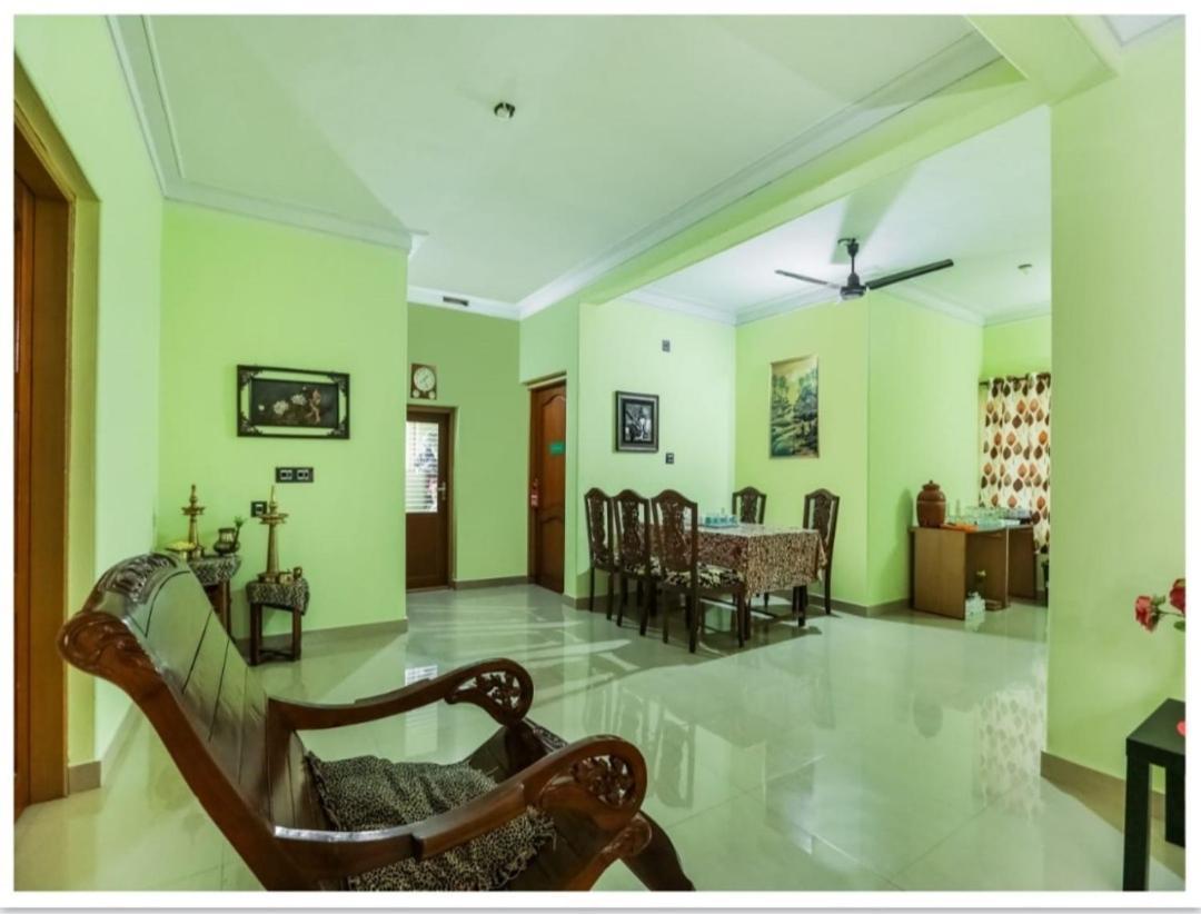 Urban Rose Homestay Kannur Buitenkant foto